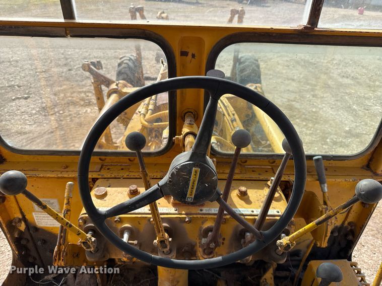 image for item EJ3327 1971 Caterpillar 120 rigid frame motor grader