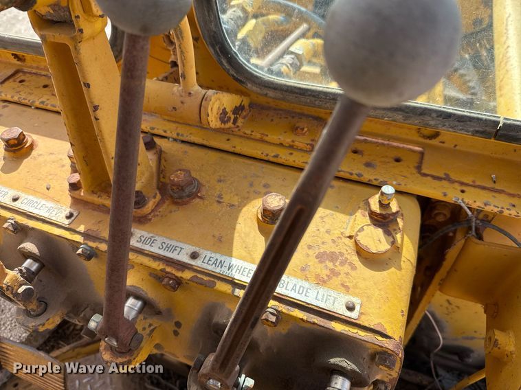 image for item EJ3327 1971 Caterpillar 120 rigid frame motor grader