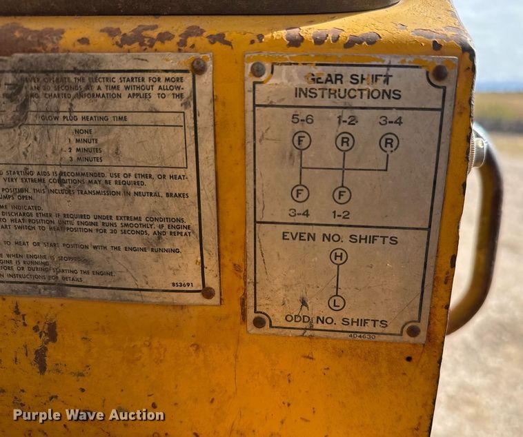 image for item EJ3327 1971 Caterpillar 120 rigid frame motor grader