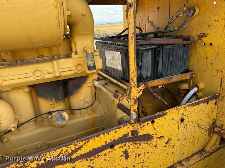image for item EJ3327 1971 Caterpillar 120 rigid frame motor grader