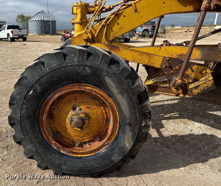 image for item EJ3327 1971 Caterpillar 120 rigid frame motor grader