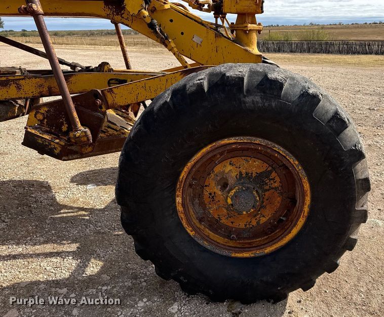 image for item EJ3327 1971 Caterpillar 120 rigid frame motor grader