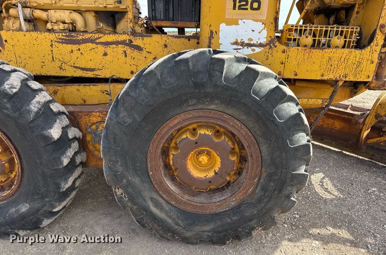image for item EJ3327 1971 Caterpillar 120 rigid frame motor grader