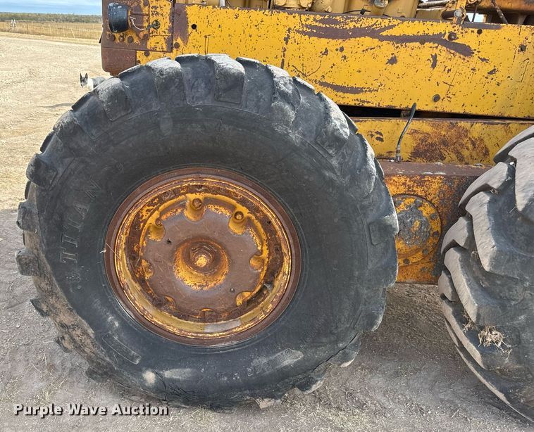 image for item EJ3327 1971 Caterpillar 120 rigid frame motor grader