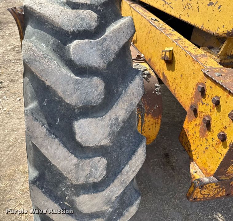 image for item EJ3327 1971 Caterpillar 120 rigid frame motor grader