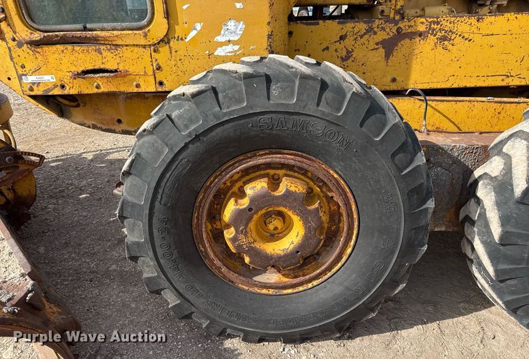 image for item EJ3327 1971 Caterpillar 120 rigid frame motor grader