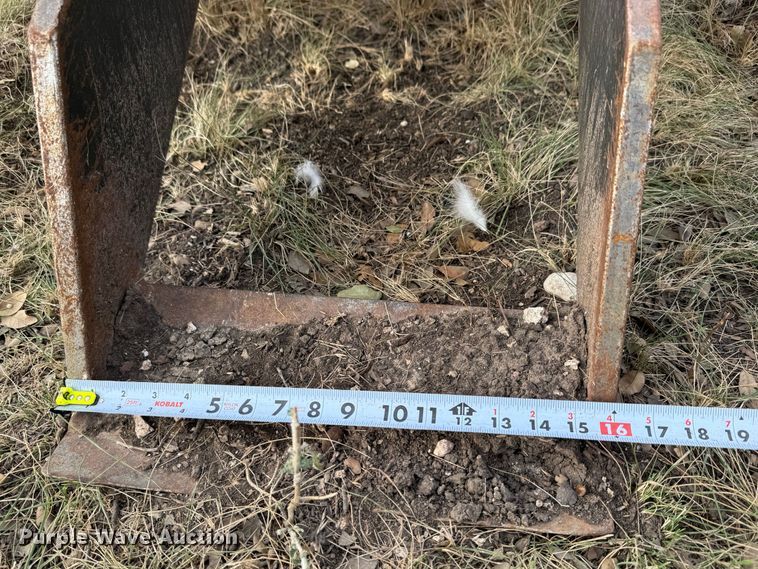 image for item EJ3328 2020 New Holland C337 tracked skid steer loader