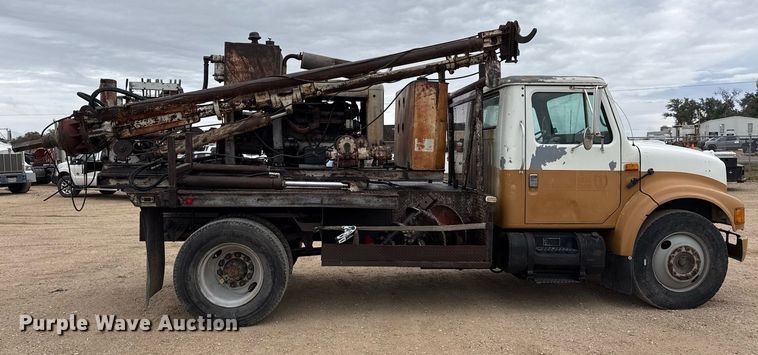 image for item EJ3333 1991 International 4700 pressure digger truck