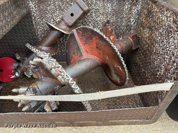 image for item EJ3333 1991 International 4700 pressure digger truck