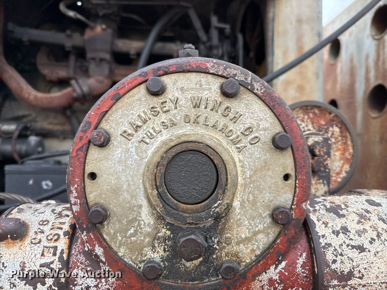 image for item EJ3333 1991 International 4700 pressure digger truck