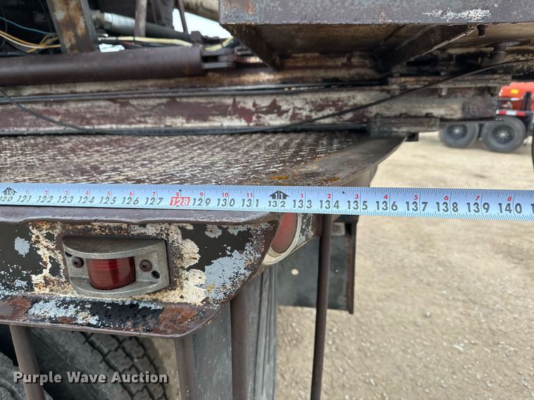 image for item EJ3333 1991 International 4700 pressure digger truck