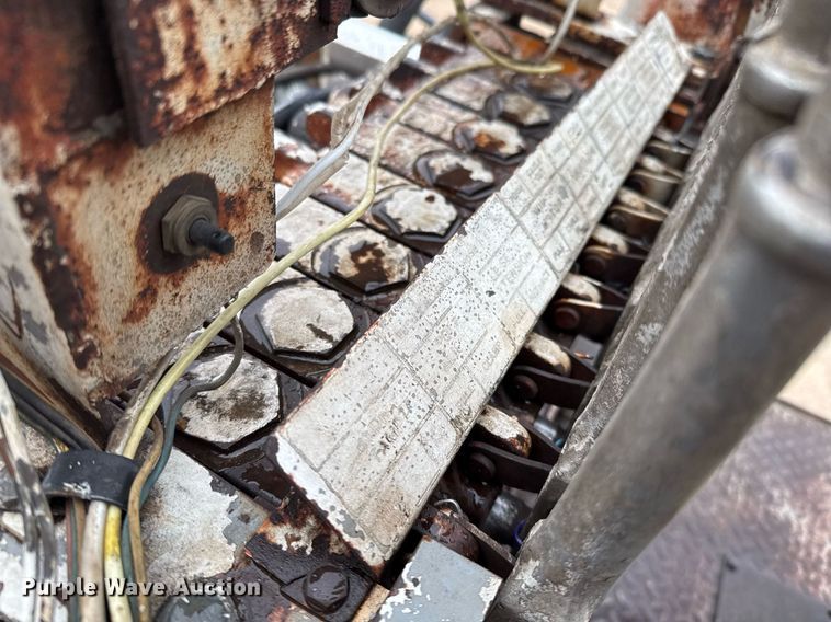 image for item EJ3333 1991 International 4700 pressure digger truck