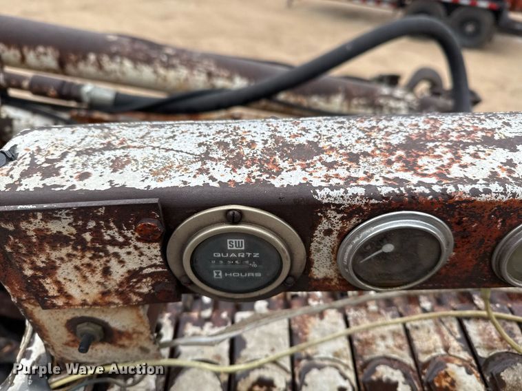 image for item EJ3333 1991 International 4700 pressure digger truck