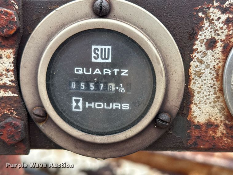 image for item EJ3333 1991 International 4700 pressure digger truck