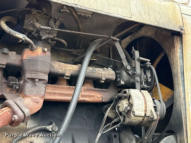 image for item EJ3333 1991 International 4700 pressure digger truck