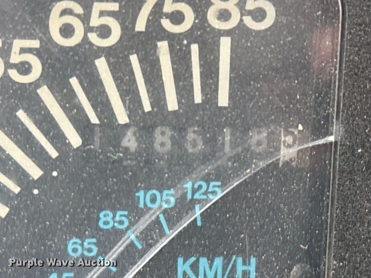 image for item EJ3333 1991 International 4700 pressure digger truck