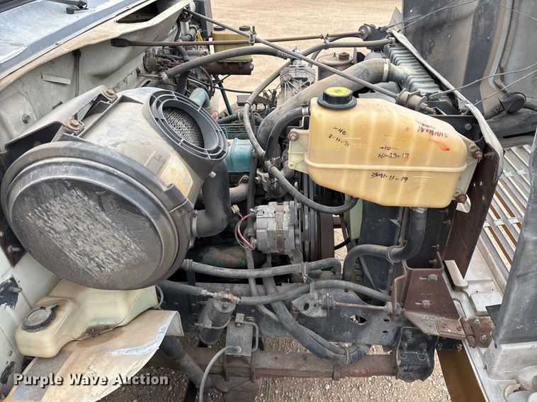 image for item EJ3333 1991 International 4700 pressure digger truck