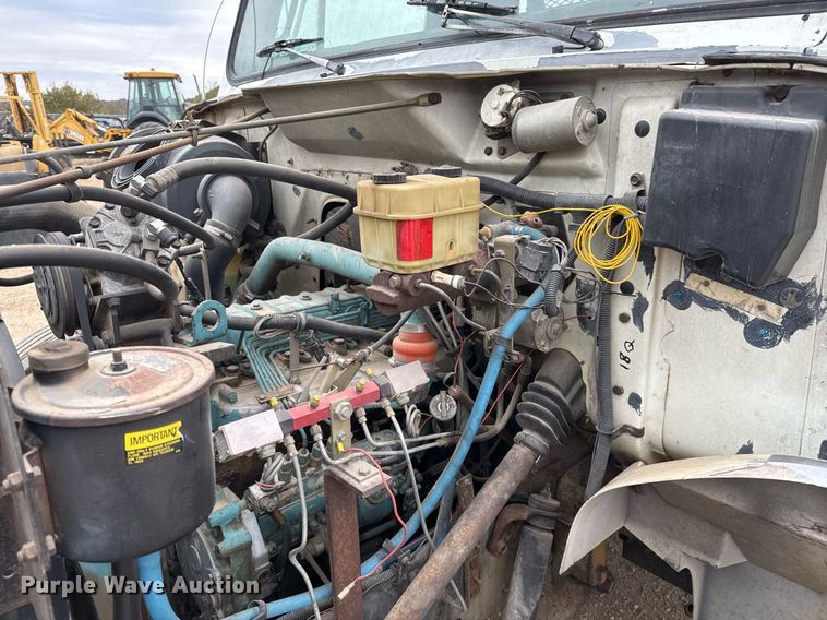 image for item EJ3333 1991 International 4700 pressure digger truck