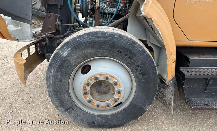 image for item EJ3333 1991 International 4700 pressure digger truck