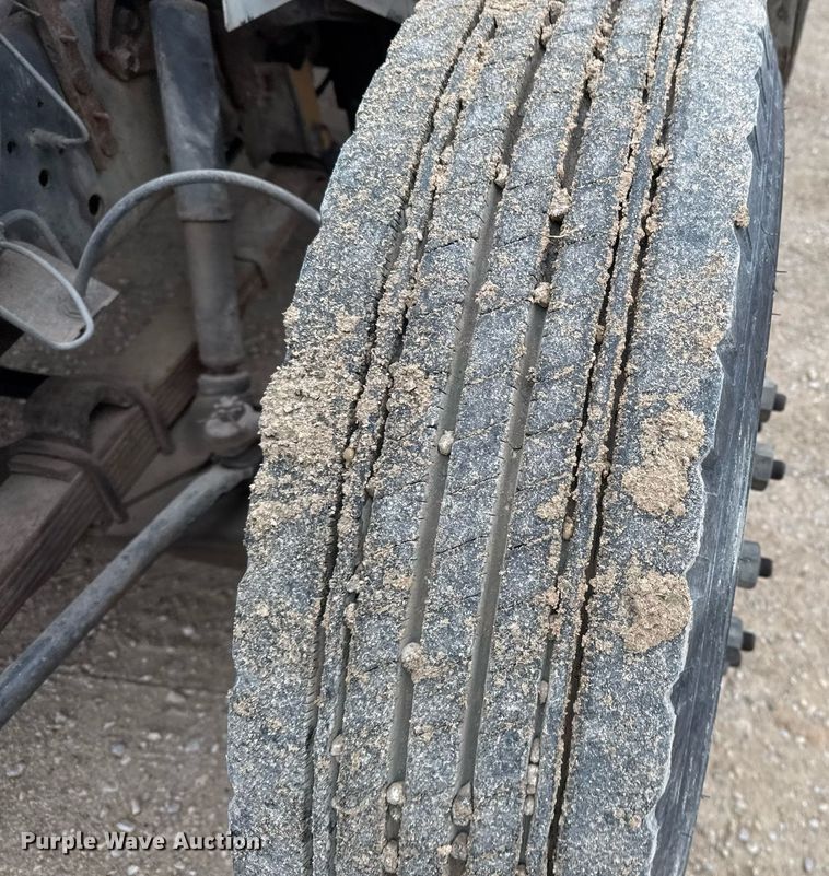 image for item EJ3333 1991 International 4700 pressure digger truck