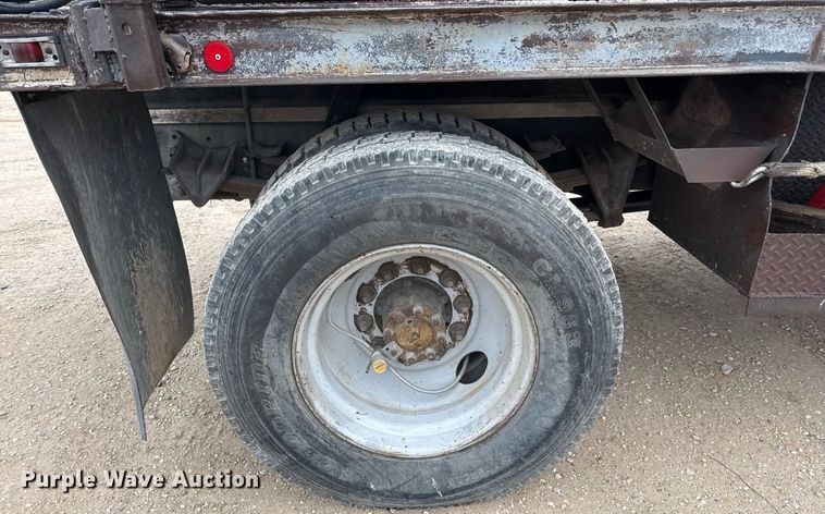 image for item EJ3333 1991 International 4700 pressure digger truck