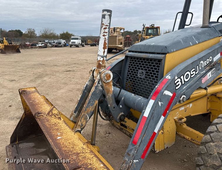 image for item EJ3335 2009 John Deere 310SJ backhoe