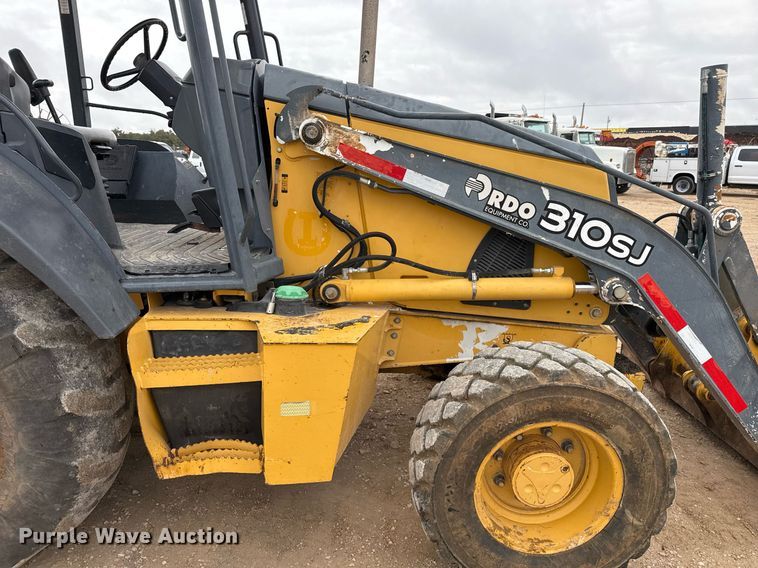 image for item EJ3335 2009 John Deere 310SJ backhoe