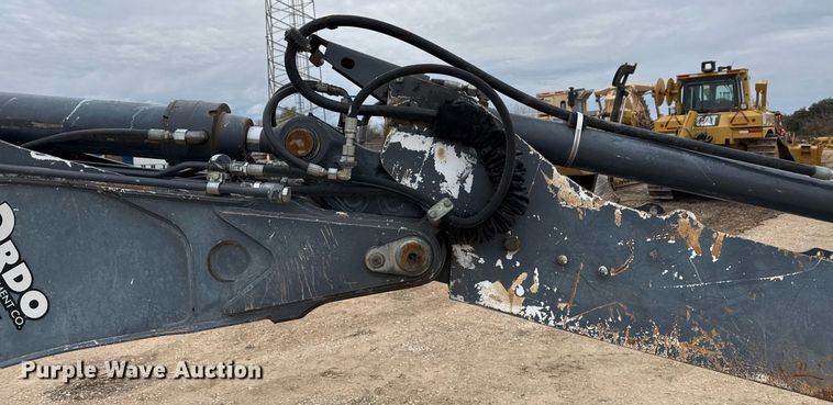 image for item EJ3335 2009 John Deere 310SJ backhoe