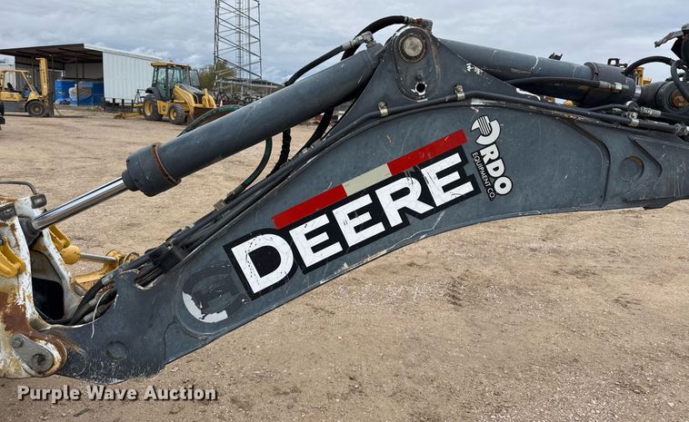 image for item EJ3335 2009 John Deere 310SJ backhoe