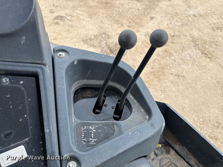 image for item EJ3335 2009 John Deere 310SJ backhoe