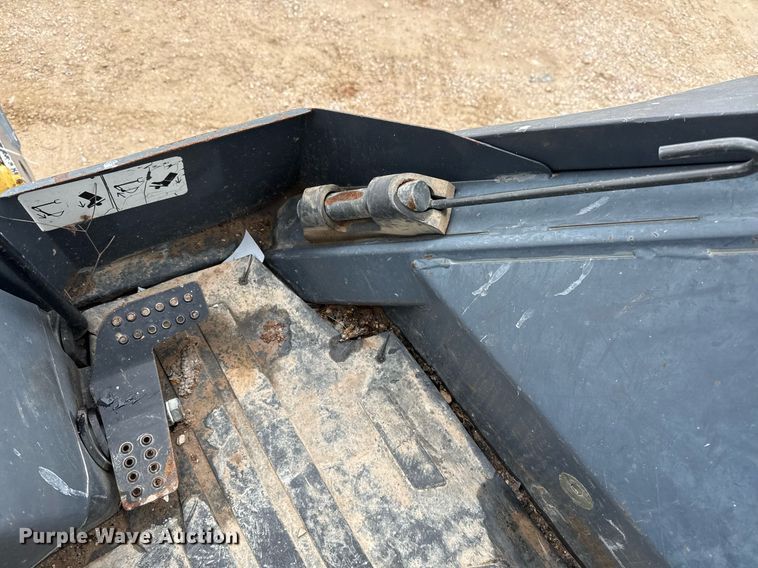 image for item EJ3335 2009 John Deere 310SJ backhoe