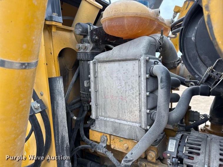 image for item EJ3335 2009 John Deere 310SJ backhoe