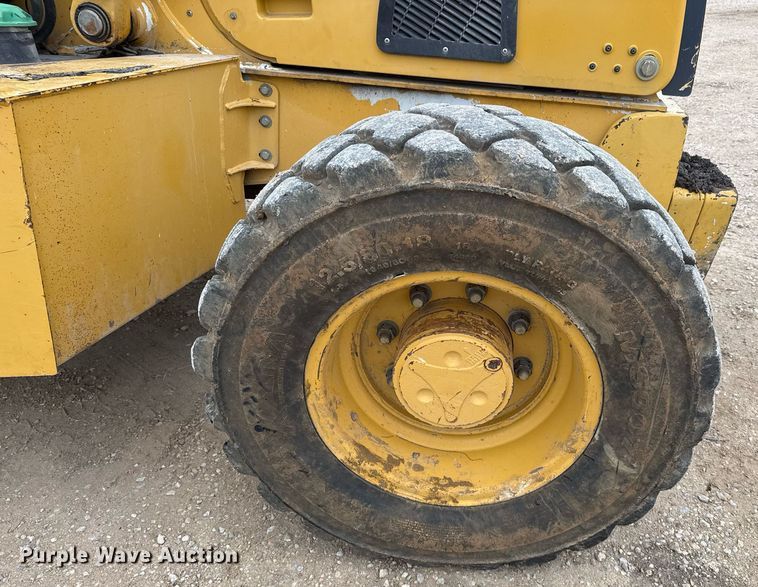 image for item EJ3335 2009 John Deere 310SJ backhoe