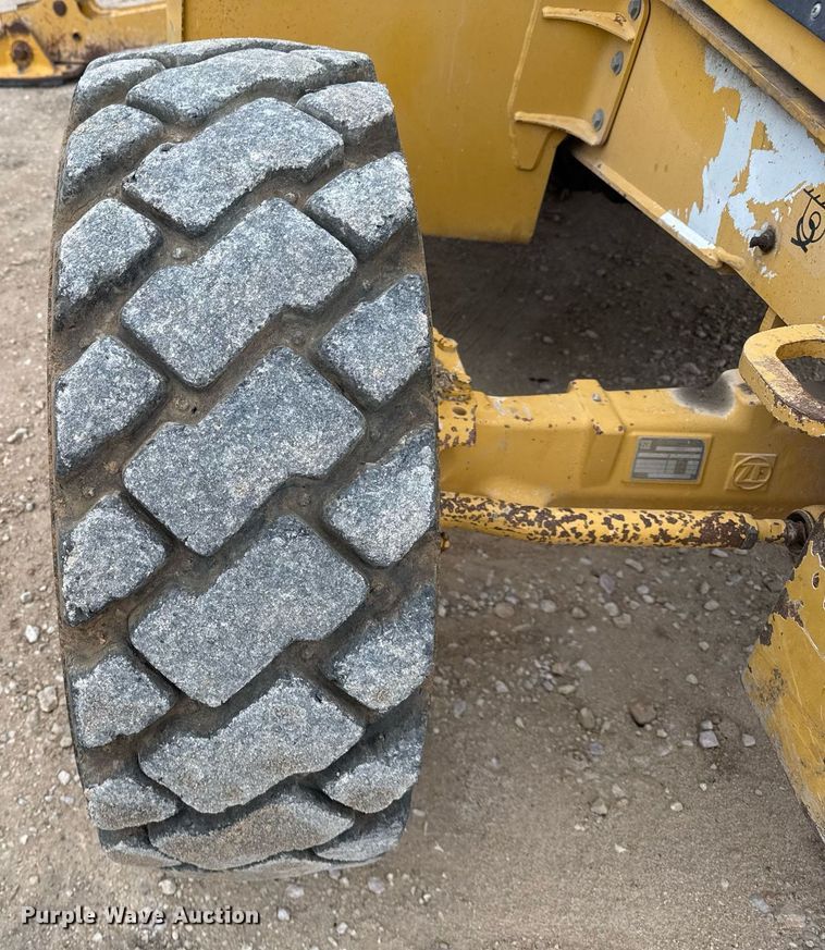 image for item EJ3335 2009 John Deere 310SJ backhoe