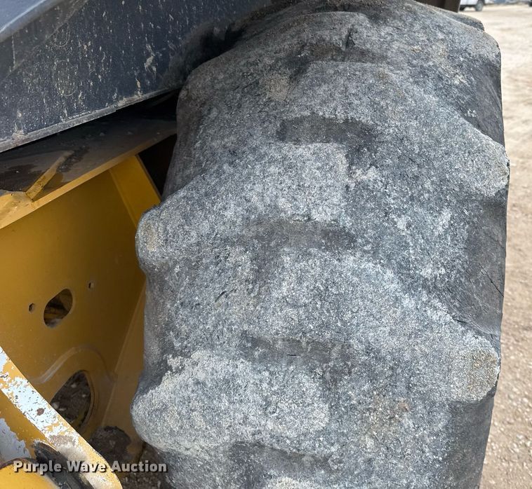 image for item EJ3335 2009 John Deere 310SJ backhoe