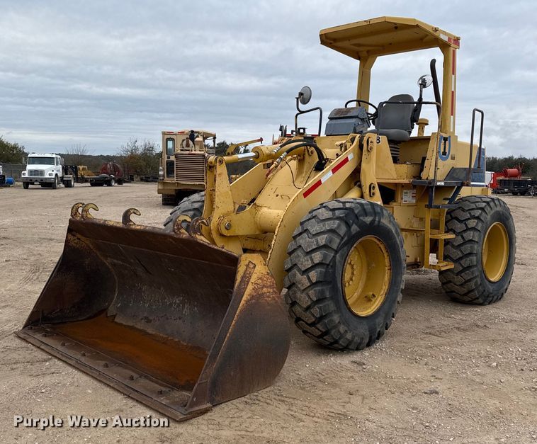 image for item EJ3336 1994 Komatsu WA120-1 wheel loader
