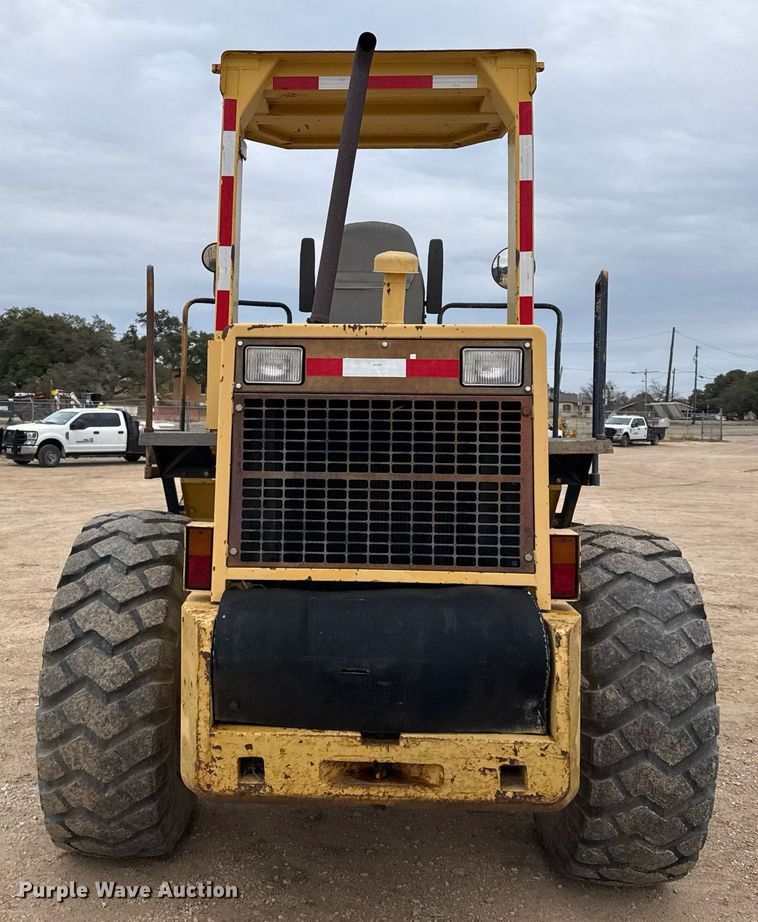 image for item EJ3336 1994 Komatsu WA120-1 wheel loader