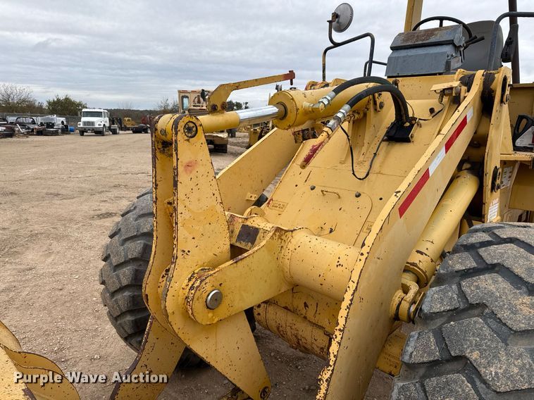 image for item EJ3336 1994 Komatsu WA120-1 wheel loader