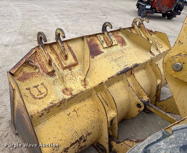 image for item EJ3336 1994 Komatsu WA120-1 wheel loader