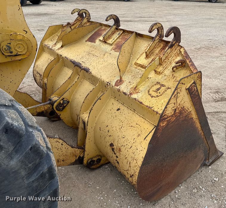 image for item EJ3336 1994 Komatsu WA120-1 wheel loader