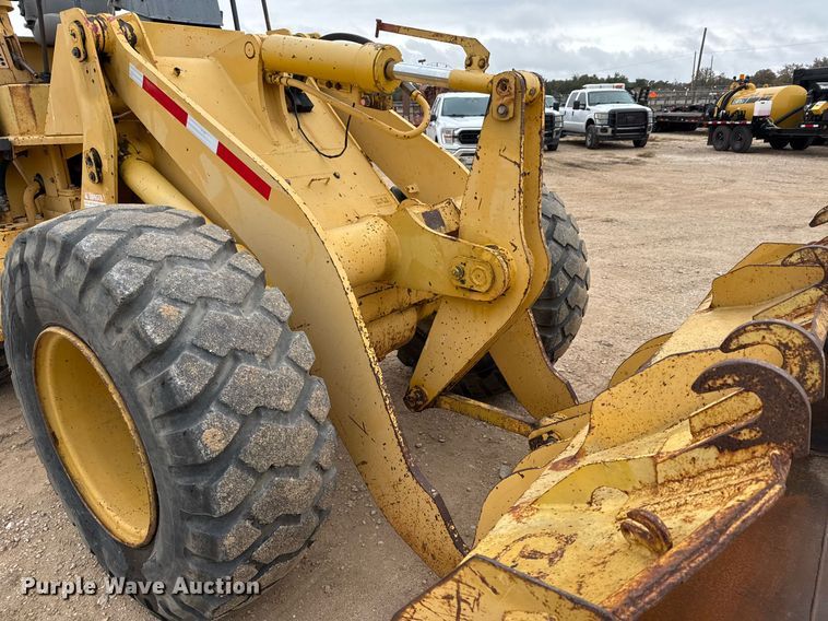 image for item EJ3336 1994 Komatsu WA120-1 wheel loader