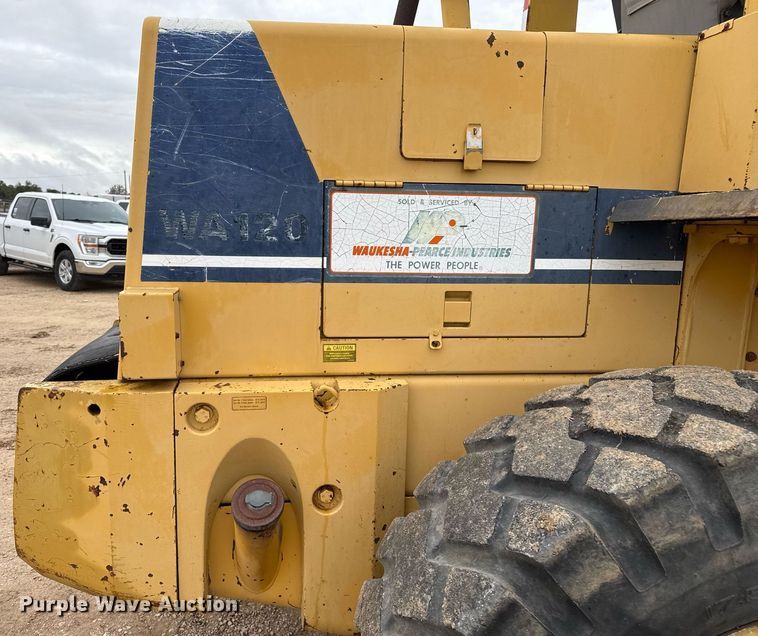image for item EJ3336 1994 Komatsu WA120-1 wheel loader
