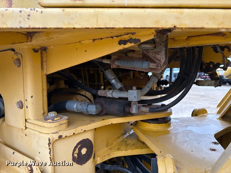 image for item EJ3336 1994 Komatsu WA120-1 wheel loader