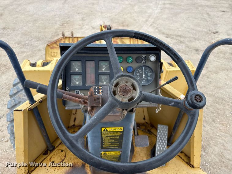 image for item EJ3336 1994 Komatsu WA120-1 wheel loader