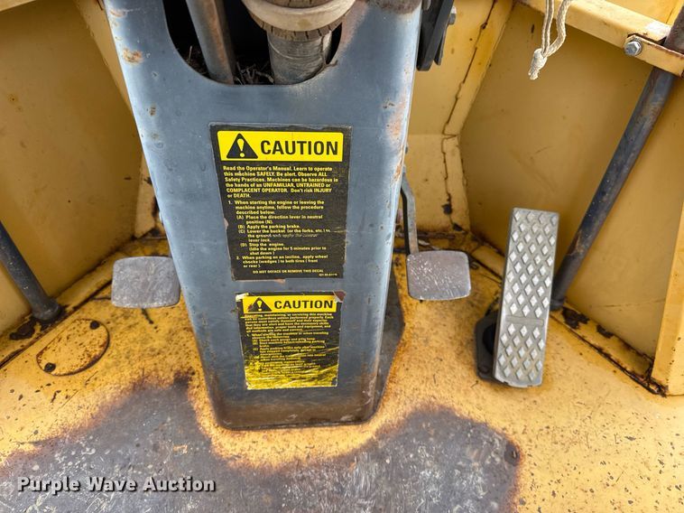 image for item EJ3336 1994 Komatsu WA120-1 wheel loader