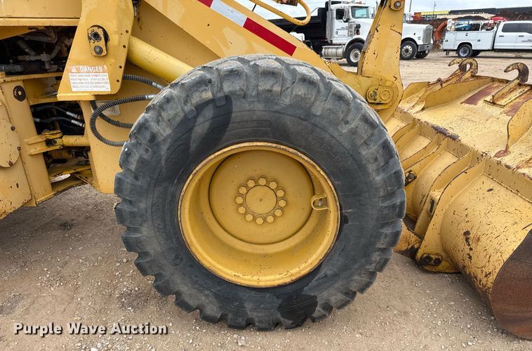 image for item EJ3336 1994 Komatsu WA120-1 wheel loader
