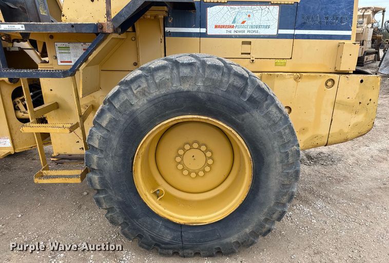 image for item EJ3336 1994 Komatsu WA120-1 wheel loader