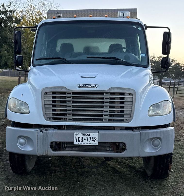 image for item EJ3337 2004 Freightliner Business Class M2 dump truck