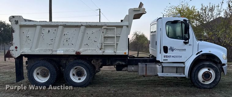 image for item EJ3337 2004 Freightliner Business Class M2 dump truck