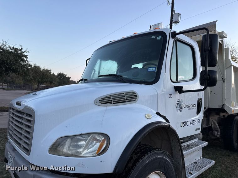 image for item EJ3337 2004 Freightliner Business Class M2 dump truck